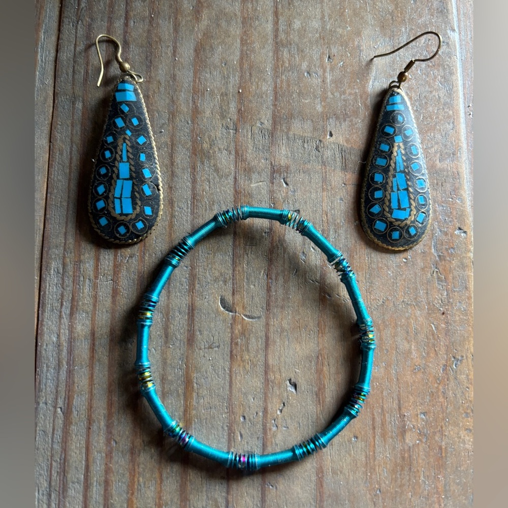 Turquoise and Gold Jewelry Set